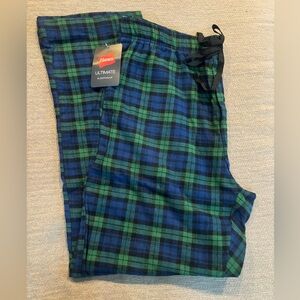 NWT Men’s Hanes pajama pants. Size Large.